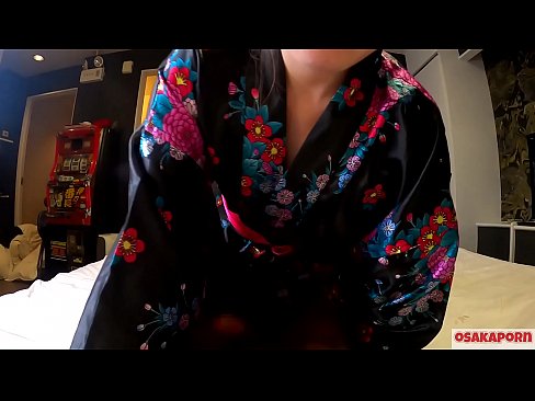 ❤️ Ung cosplay tjej älskar sex till orgasm med en spruta i en hästskötare och en avsugning. Asiatisk tjej med hårig fitta och vackra bröst i traditionell japansk dräkt i amatörvideo som visar onani med knullleksaker. Sakura 3 OSAKAPORN. ❤ Sexvideo at us ❌️