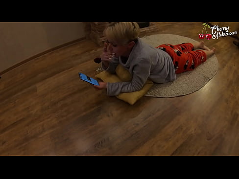 ❤️ Galna blondinen suger en enorm kuk och studsar på den - Analsex ❤ Sexvideo at us ❌️